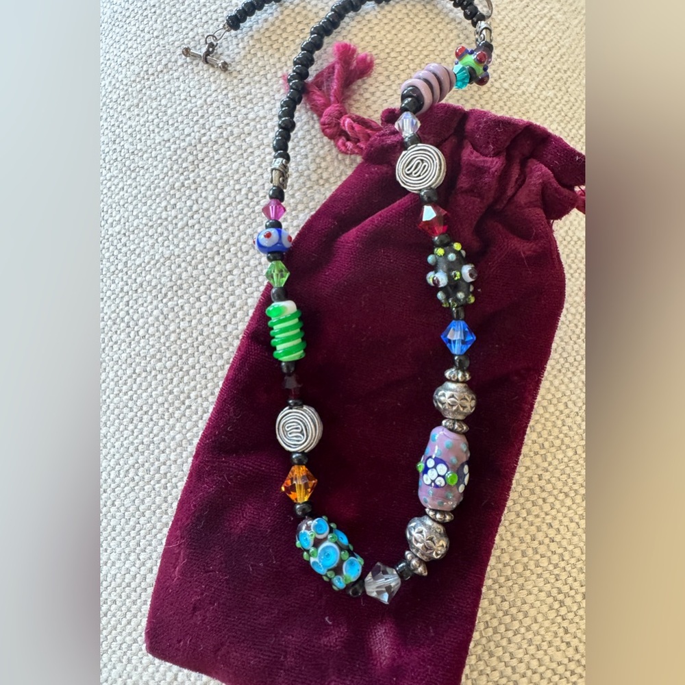 Beautiful vintage molded glass bead necklace